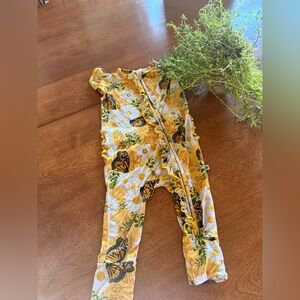 Monarch buttferly and daisy 🌼 one piece baby girl